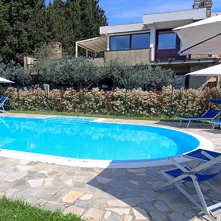 Con Piscina In Feriehus